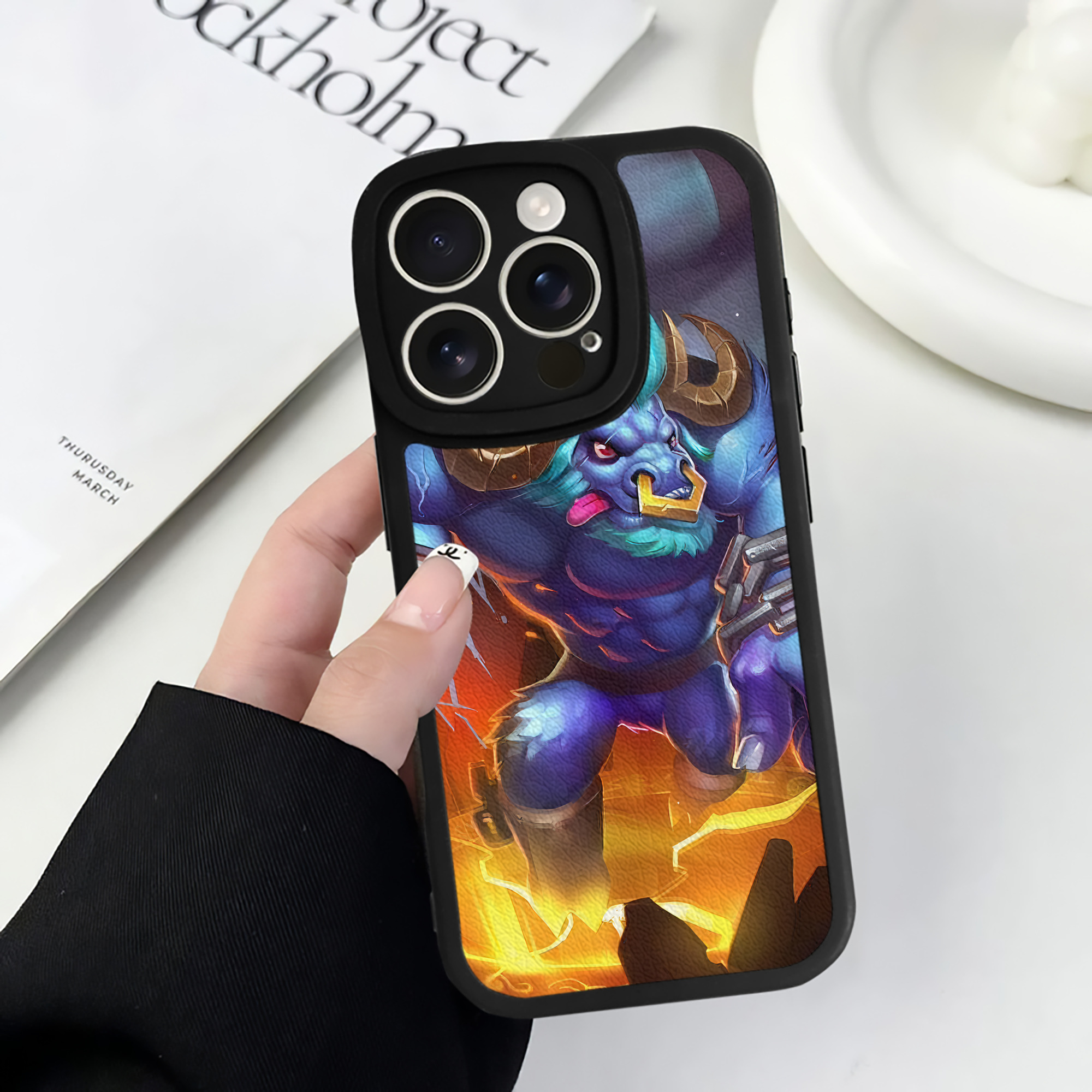 リーグ・オブ・レジェンド League of Legends LOL 【iPhone 16シリーズ対応】シリコンスマホケース（レザー調） 材質：シリコン